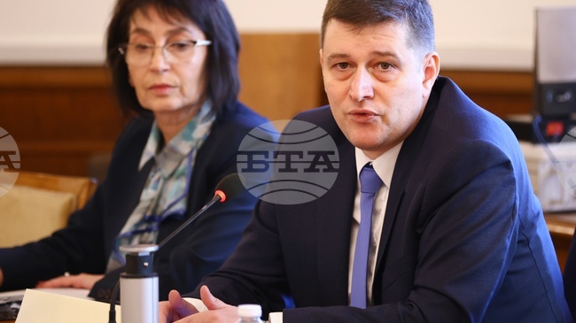 Важно е да не допуснем обезценяването на журналистическия труд, каза Милен Митев за Бюджет 2026