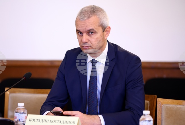 Не виждаме особена промяна спрямо предишния проект на бюджет за 2026 г., каза Костадин Костадинов от „Възраждане“