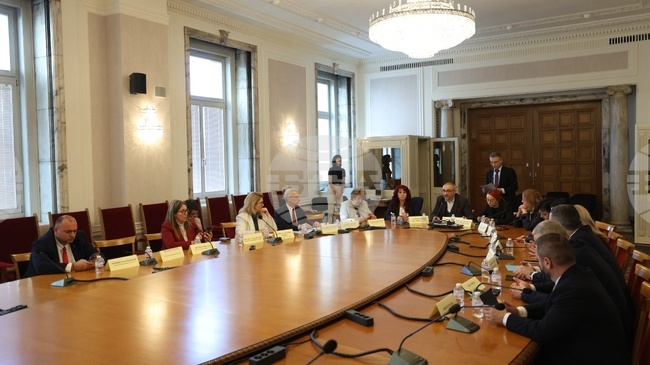 Комисията по образование и наука прие на първо четене бюджета за 2026 г. в частта „Образование и наука“