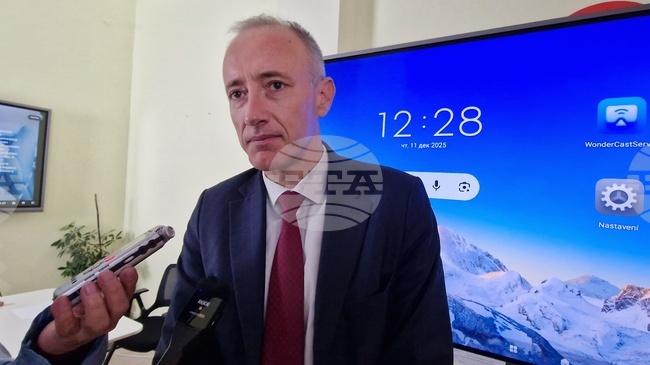 Предложение за нормативна промяна в оценката и определянето на учителските заплати е отправил министър Красимир Вълчев