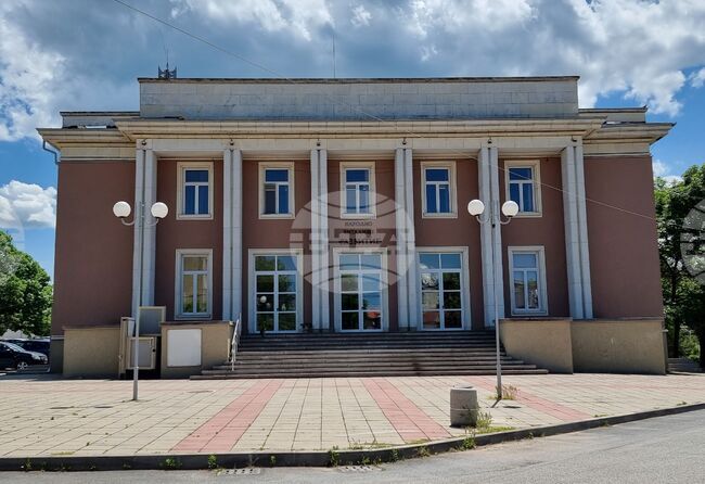 Васил Петров и Симфониета-Шумен са сред гостуващите изпълнители в Елхово в навечерието на Рождество Христово