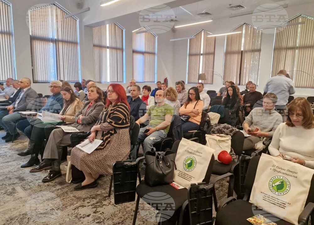 Биопроизводители и държавни експерти от сферата на земеделието дискутираха предизвикателствата пред сектора на среща в Троянско