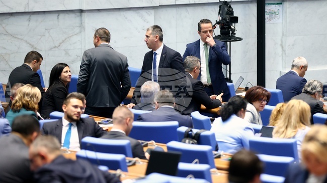 Шестият вот на недоверие към кабинета „Желязков“ беше неуспешен