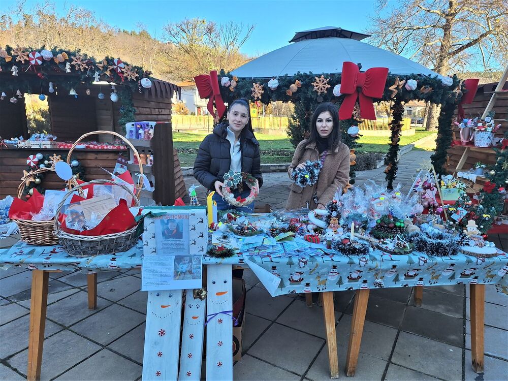 Коледен базар с благотворителна кауза организира детска градина „Светулка“ в Угърчин 