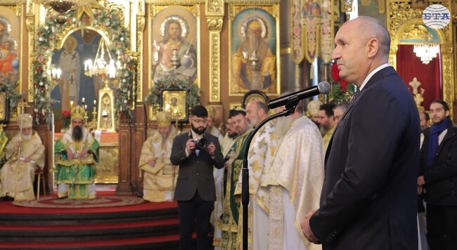 Нека Вашият небесен покровител продължава да Ви бъде опора и закрилник на БПЦ, пожела президентът Румен Радев на патриарх Даниил на неговия имен ден