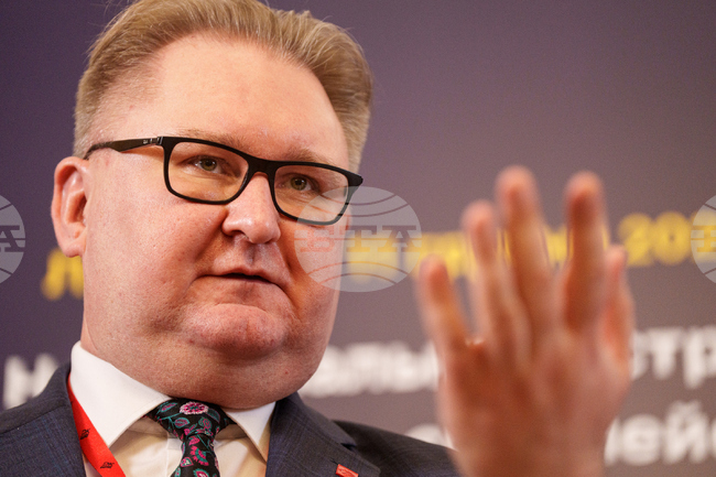 Украйна се нуждае от 700 милиарда долара за армията си, заявиха украински министри