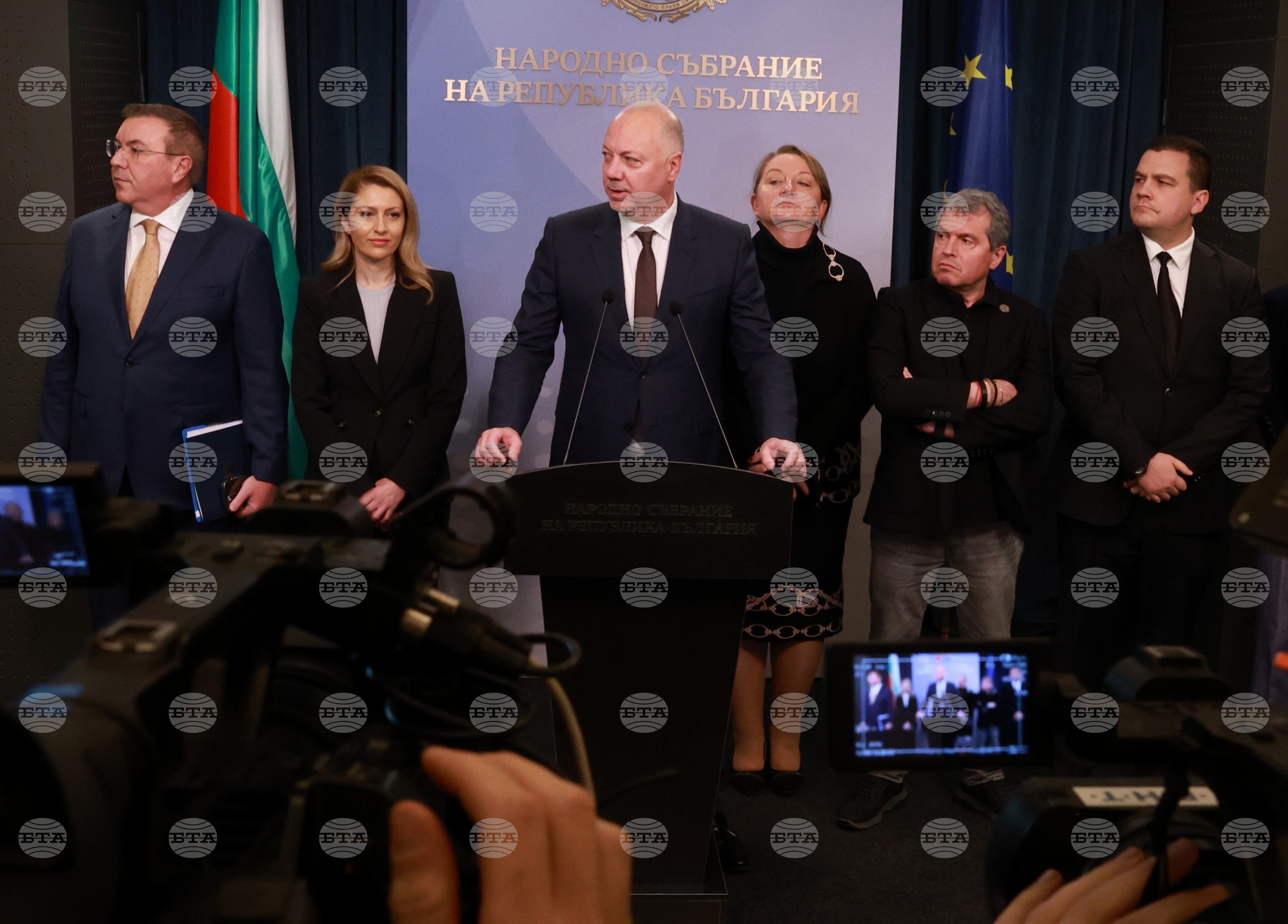 Zhelyazkov Cabinet Resigns