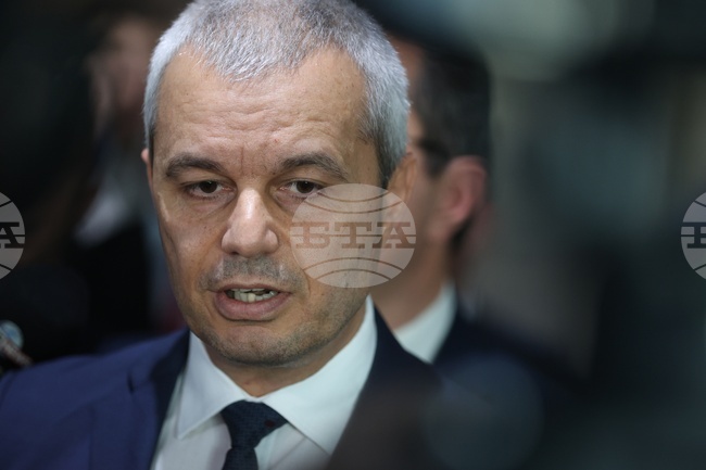 Очаквам незабавната и принципна позиция на Европейския съюз, написа Костадин Костадинов във връзка с операцията на САЩ във Венецуела 