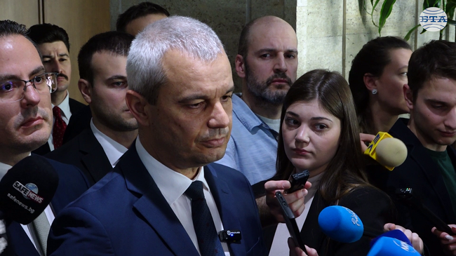 Българският народ показа на управляващите, че не могат да се гаврят повече с него, заяви Костадин Костадинов