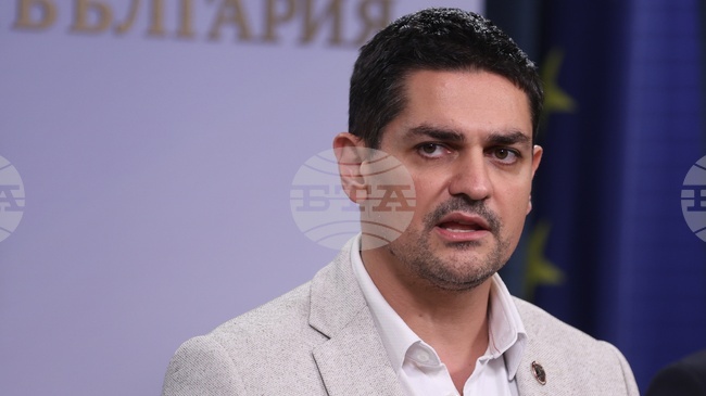 Възприемаме партия на Румен Радев като възможен съюзник, заяви лидерът на МЕЧ Радостин Василев