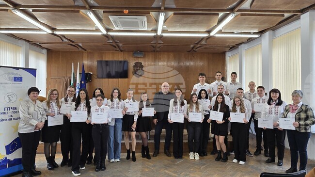 Връчиха сертификати от Европейския парламент на ученици от езиковата гимназия „Йордан Радичков“ във Видин