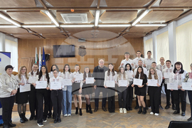 Видин - езикова гимназия - Европарламент - сертификати