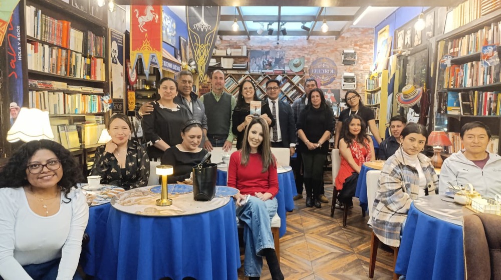 Книгата „Тъмната страна на успеха“ на Дорис Дукова беше представена в Кито, Еквадор