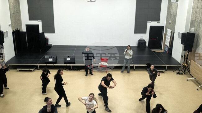 Лектори от Института "Чехов" водят тридневна лаборатория за актьорско майсторство и режисура в Бургас 