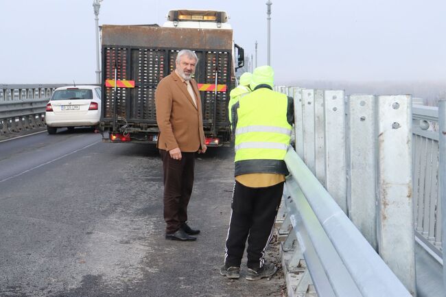 Областна администрация Русе: Рекорден трафик на границата ни с Румъния през Дунав мост при Русе