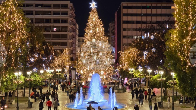 Празничната трапеза на гърците ще поскъпне с около 30 евро тази година, показва проучване