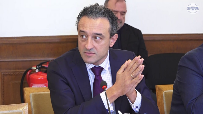 Огромна част от недоволството напоследък е заради прибързаното внасяне на бюджета, каза Даниел Лорер от ПП-ДБ за план-сметката за 2026 г.