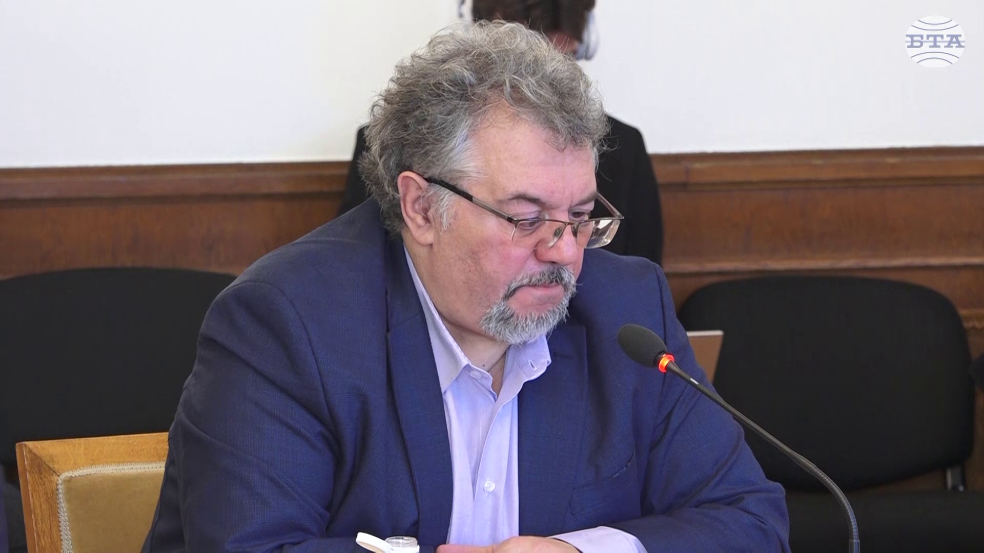 Депутатът Манол Пейков от ПГ на ПП-ДБ постави въпроси за Програма „Читалища“ и за финансирането на Национален фонд „Култура“