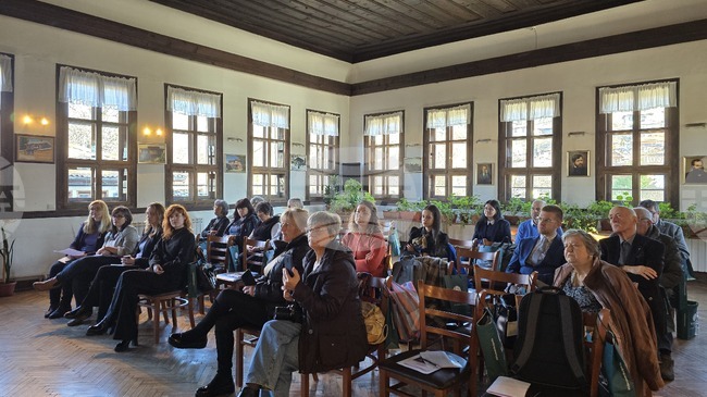 В Копривщица се проведе семинар за опазване от въздействията на климата на Мавзолея костница на Априлци