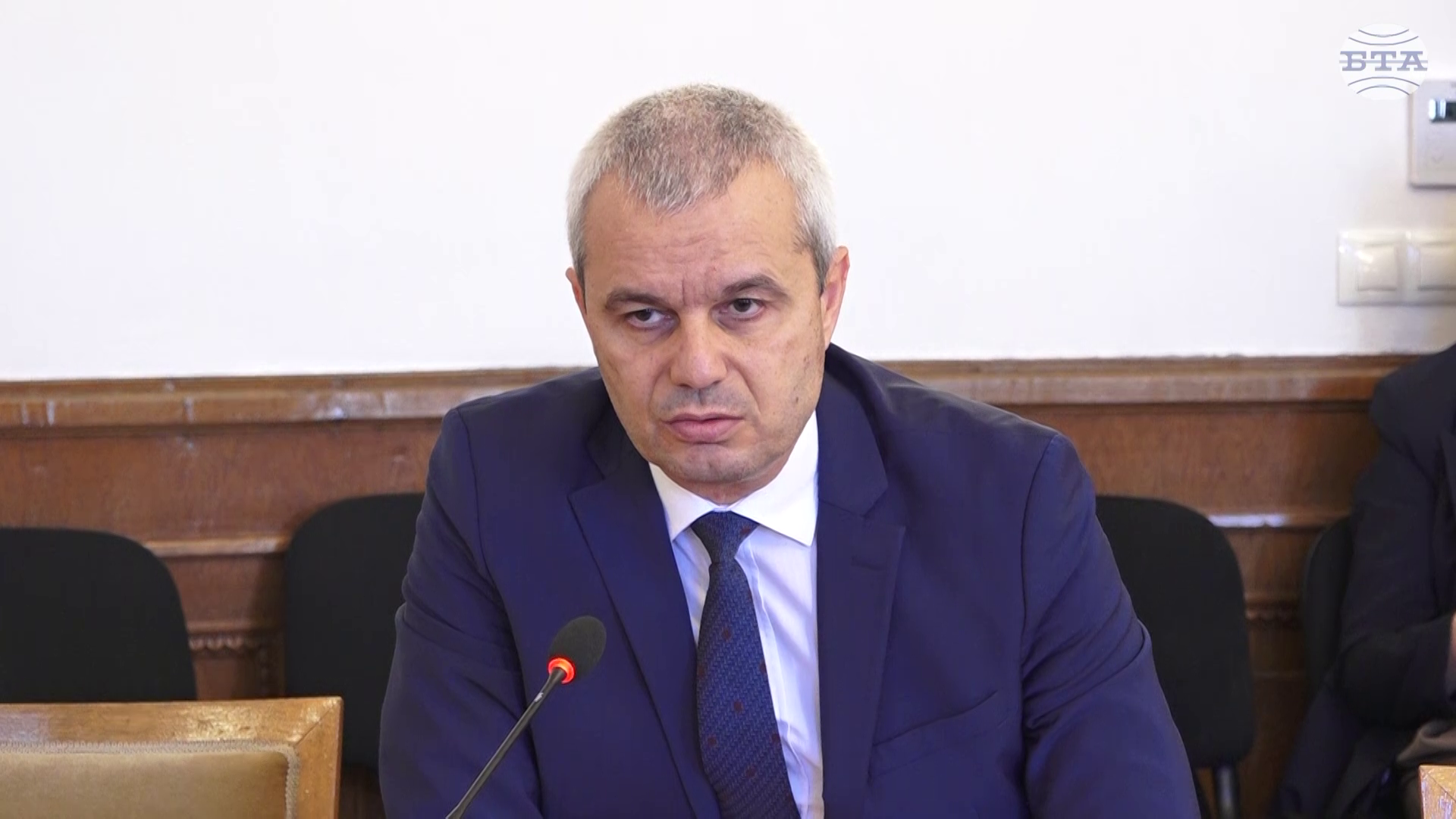 Не виждаме особена промяна спрямо предишния проект на бюджет за 2026 г., каза Костадин Костадинов от „Възраждане“