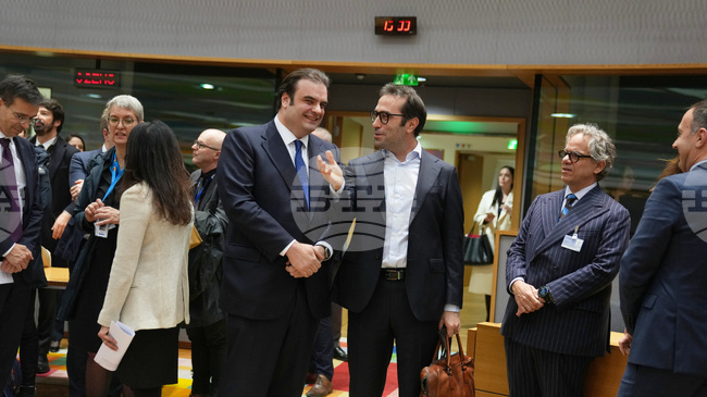 Еврогрупата обсъжда въвеждането на единна система за гарантиране на депозитите, нов общ правен режим за компаниите и дигиталното евро