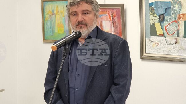 Коледна изложба представя 50 творби на местни автори в ямболската галерия „Кирил Кръстев”