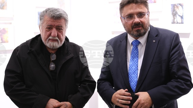 Вежди Рашидов не иска много, той иска да вижда как дървото от прозореца му се променя и иска да бъде жив, каза генералният директор на БТА Кирил Вълчев