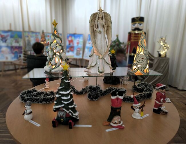 Община Каварна: Въображение и креативност в Коледна изложба на творците от ОДК