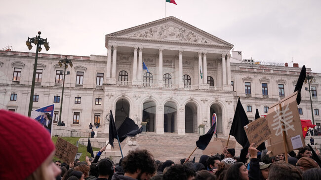 Рекордните 11 кандидати започнаха своите кампании за президентските избори в Португалия на 18 януари