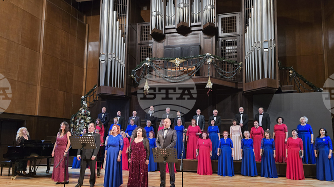 Хор „Добруджански звуци“ отбеляза Световния ден на хоровото изкуство с празничен концерт в зала „Добрич“