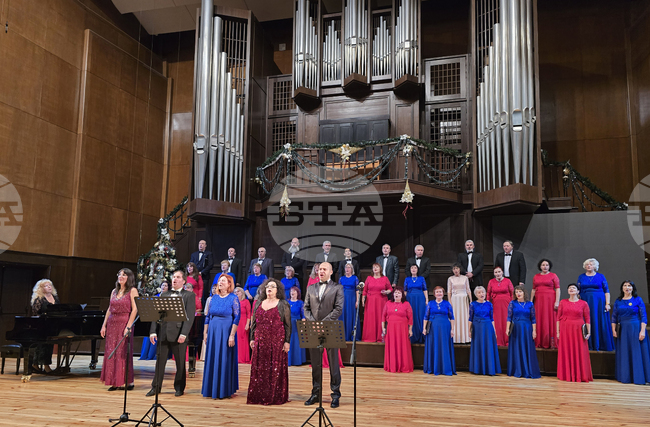 Хор „Добруджански звуци“ отбеляза Световния ден на хоровото изкуство с празничен концерт в зала „Добрич“