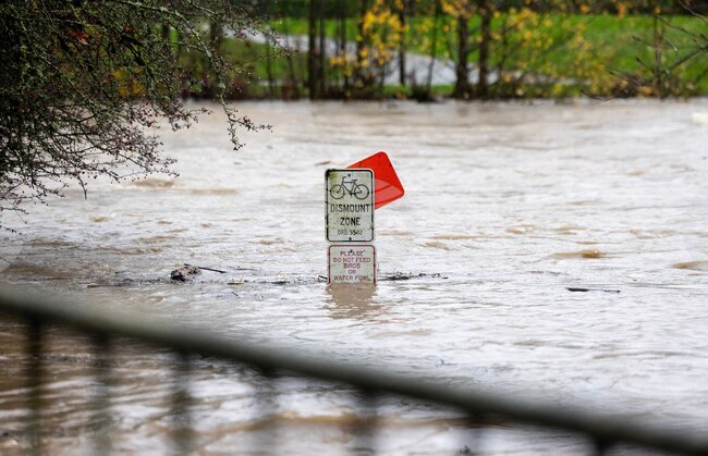 Наводнения в американския щат Вашингтон доведоха до евакуацията на цял град