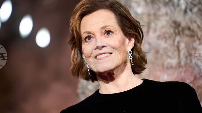 Филмът „Аватар“ е превърнал холивудската звезда Сигорни Уийвър е професионален плувец