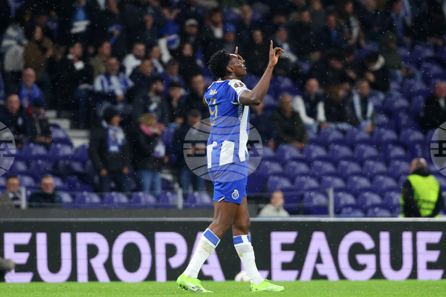 Порто се върна на върха в португалското първенство, Атанас Чернев не игра за Ещрела Амадора