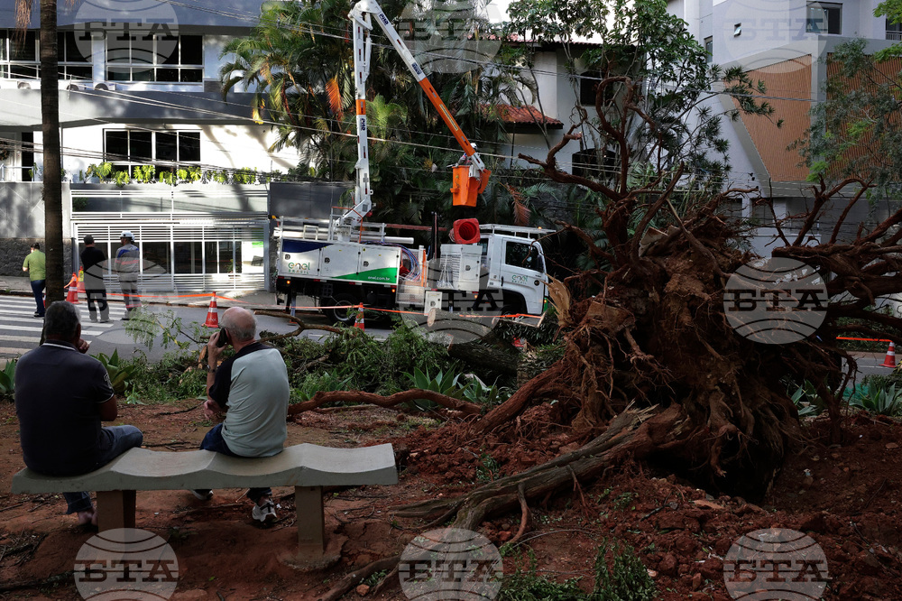 В Сао Паоло 1,4 милиона души са без ток, стотици полети са отменени 