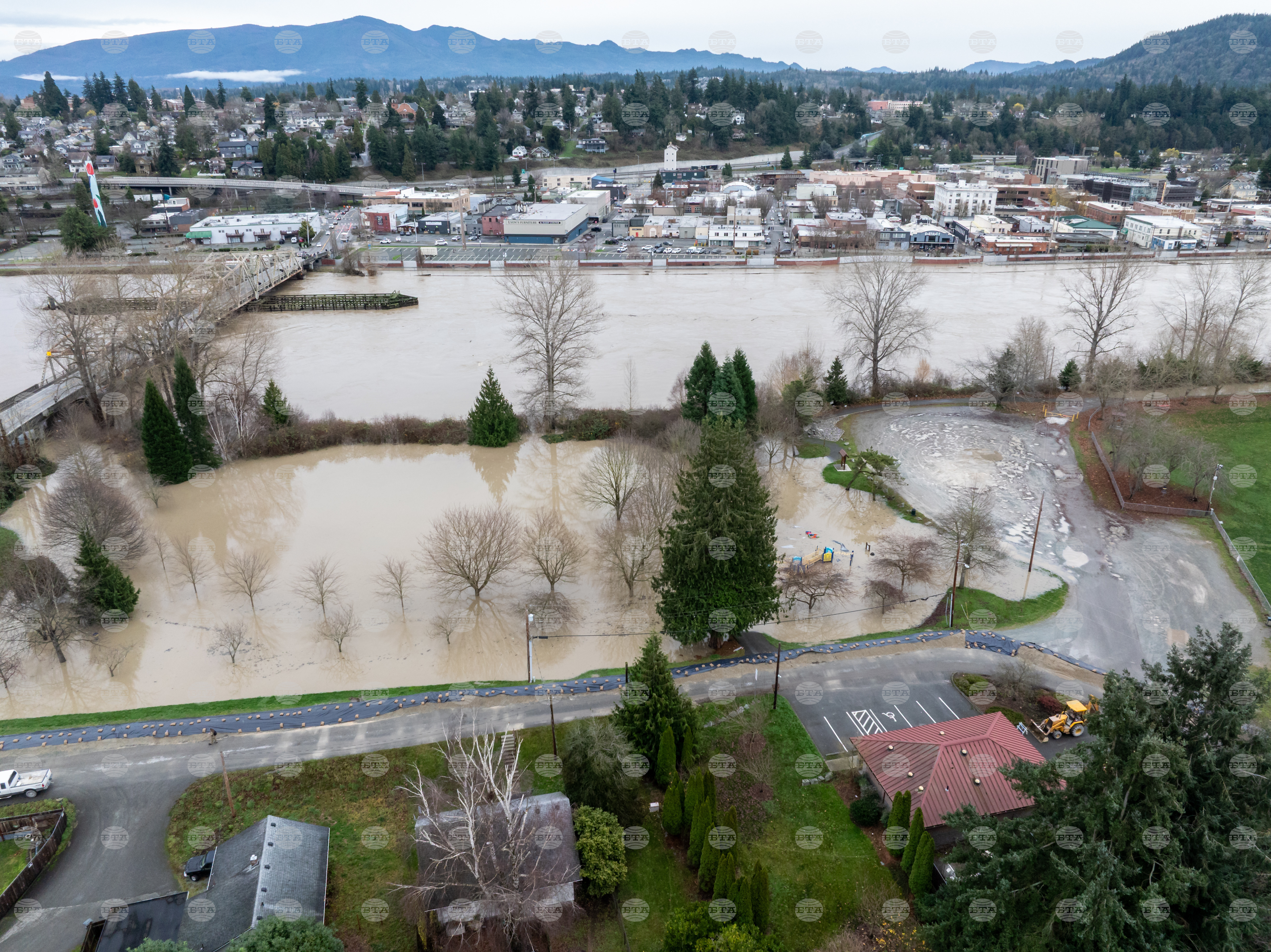 Проливни дъждове предизвикаха наводнения и евакуации в редица американски щати