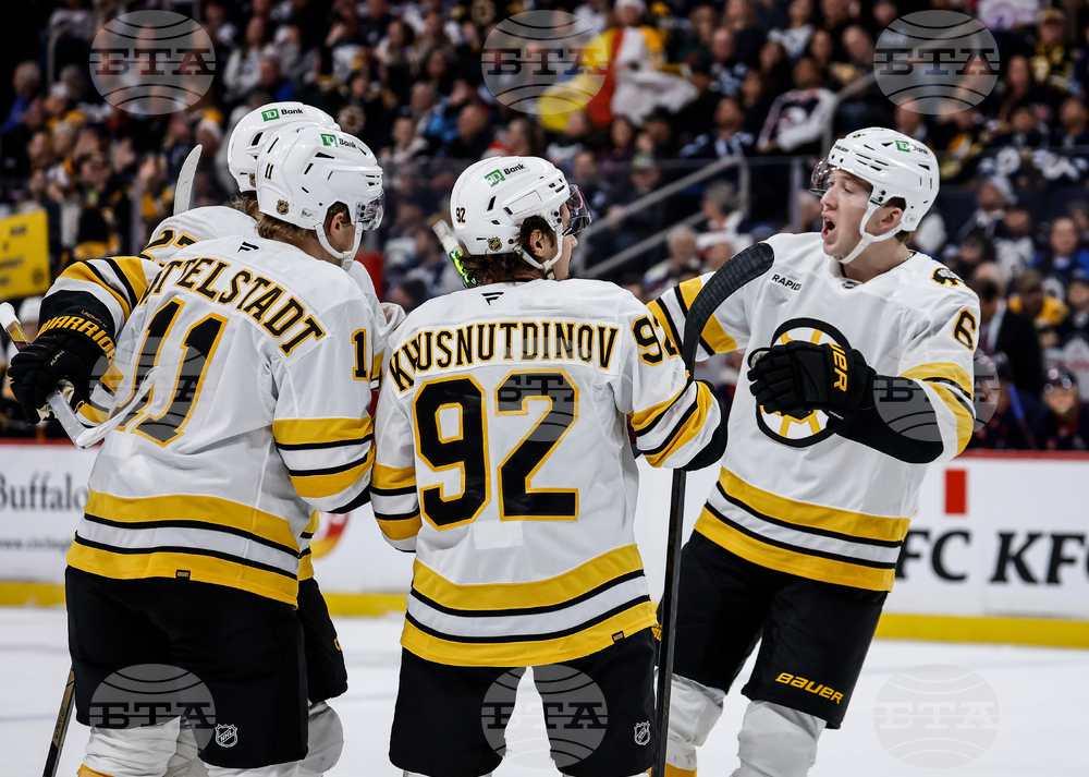 Bruins Jets Hockey