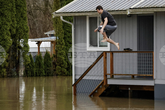 APTOPIX Extreme Weather Washington Flooding
