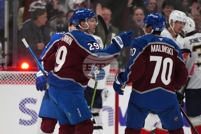 Колорадо разгроми Флорида в среща от НХЛ