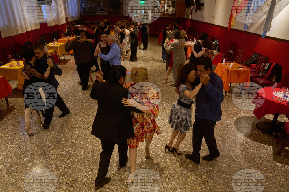 Argentina Tango Taxi Dancers