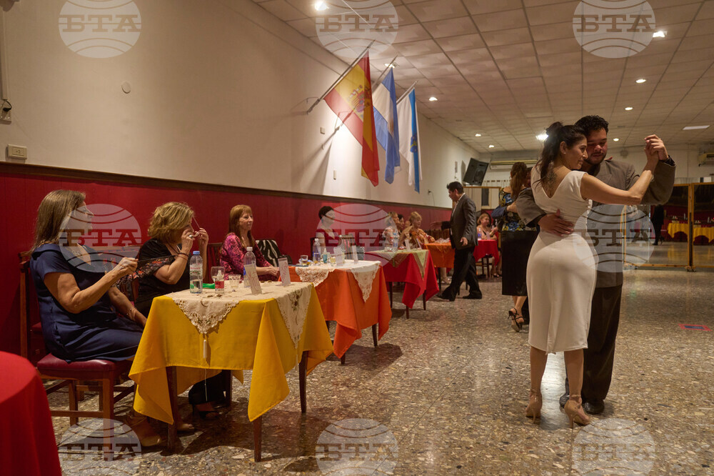 Argentina Tango Taxi Dancers