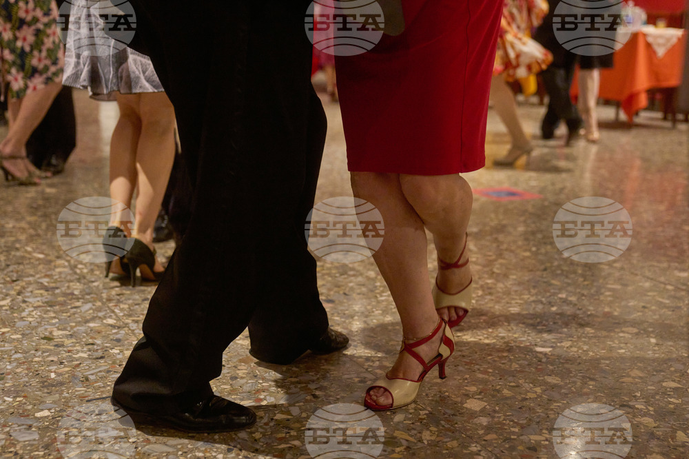 Argentina Tango Taxi Dancers