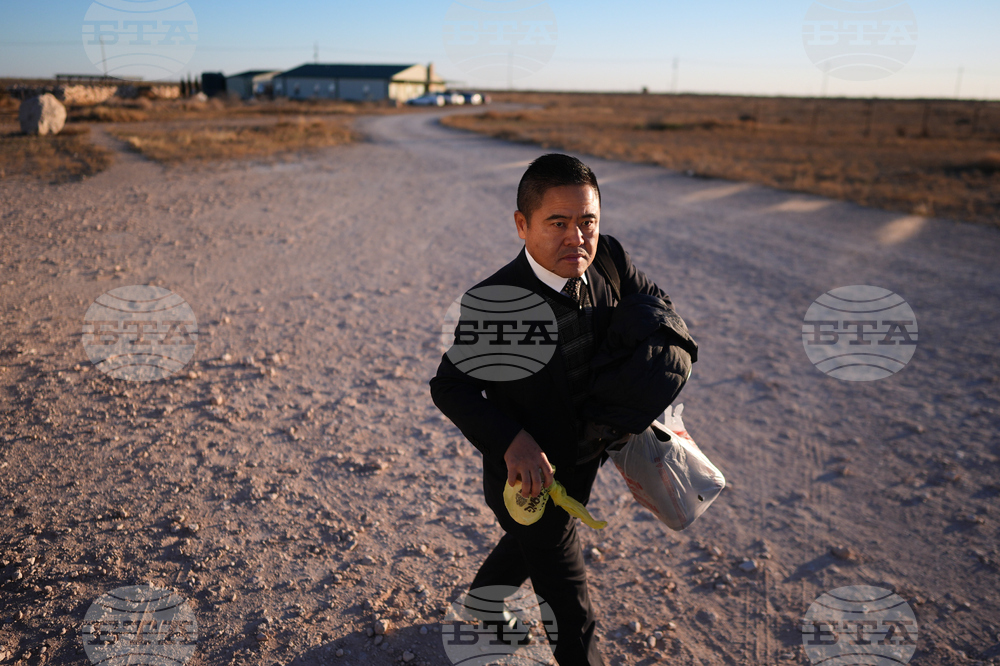 APTOPIX Digital Cage Exiled Official