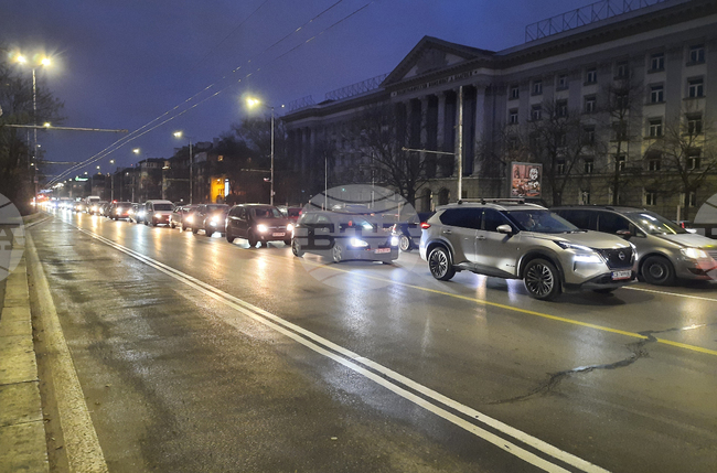  Докато няма гаранция, че средствата от паркирането ще се връщат обратно в кварталите, няма да се повишават цените в зоните, заявяват от Столичната община