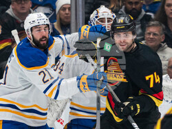 Sabres Canucks Hockey