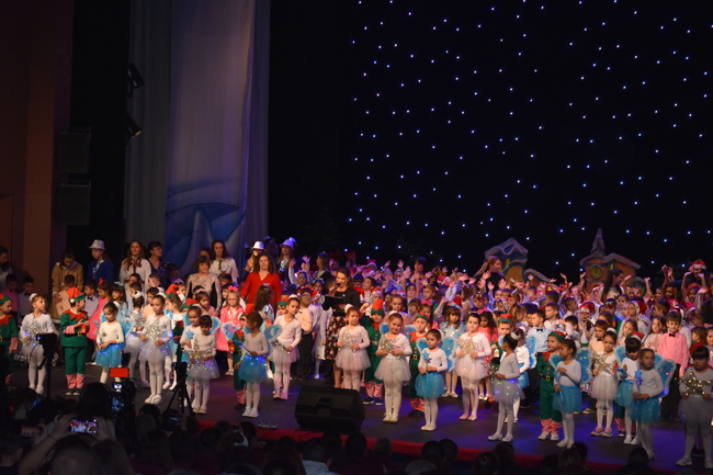 Община Разград: 3000 лева от концерта на детските градини ще бъдат дарени за кампанията „Аз вярвам и помагам“ за закупуване на детски линейки 