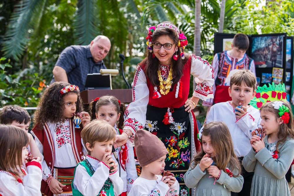 Асоциацията на българите в Синсинати публикува поздрав по повод настъпващите коледни и новогодишни празници