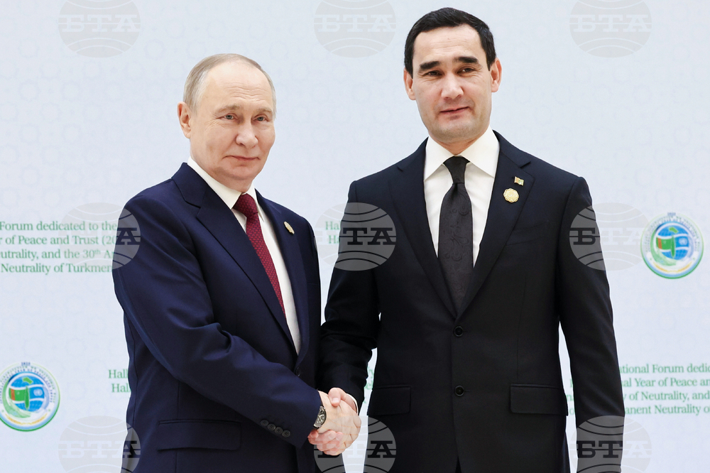 Путин започна поредица от двустранни срещи в Ашхабад с разговори с президента на Туркменистан