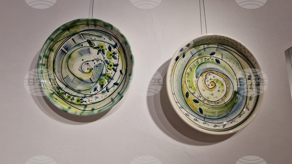 Троян - изложба „Pro.дължение” - Мариана и Неда Личеви