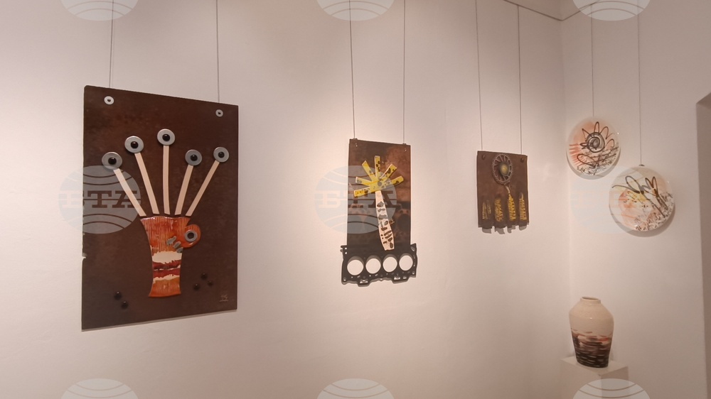 Троян - изложба „Pro.дължение” - Мариана и Неда Личеви